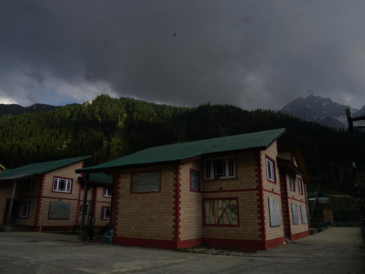 Hotel Barzman Sonamarg Exterior photo