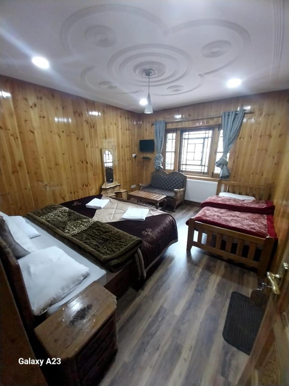 Hotel Barzman Sonamarg Room photo