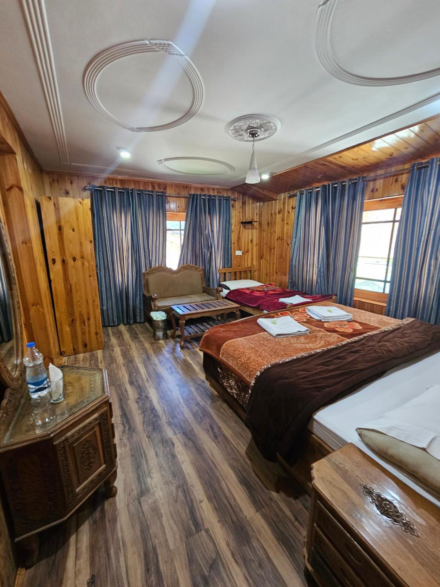 Hotel Barzman Sonamarg Exterior photo