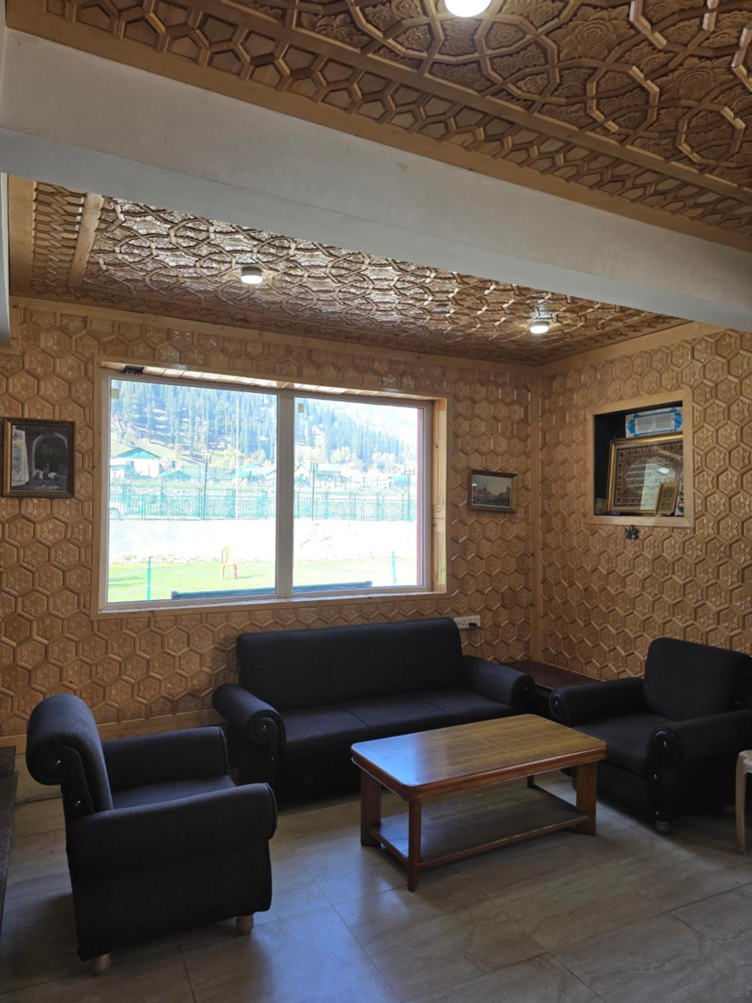 Hotel Barzman Sonamarg Exterior photo